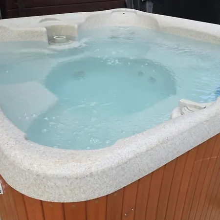 Balistyle Incl Jacuzzi Near Amsterdam And Schiphol 펜션 *